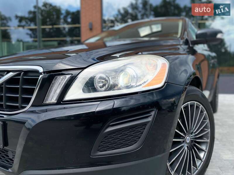 Внедорожник / Кроссовер Volvo XC60 2011 в Киеве