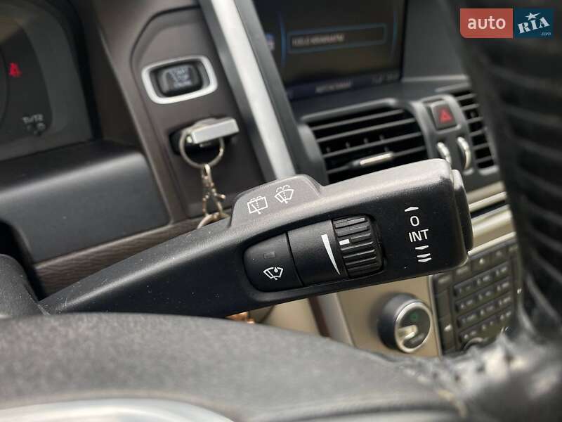 Внедорожник / Кроссовер Volvo XC60 2011 в Киеве