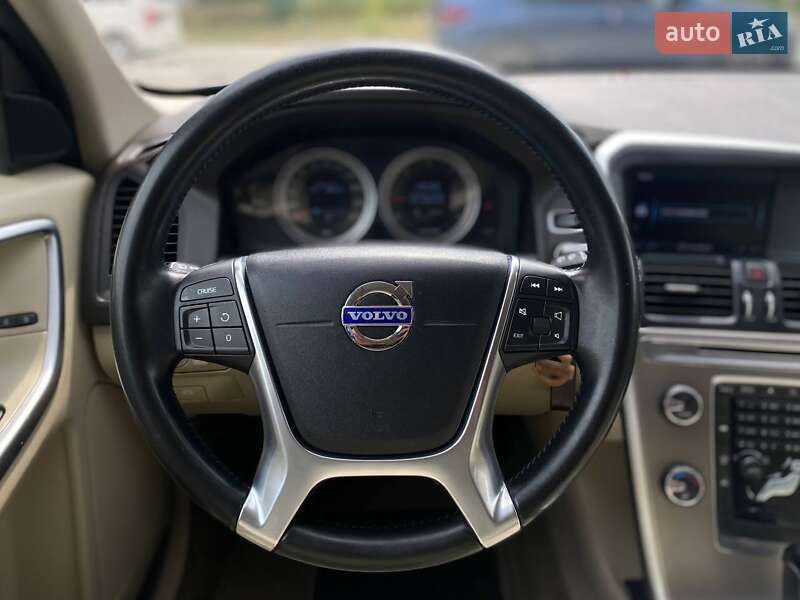 Внедорожник / Кроссовер Volvo XC60 2011 в Киеве