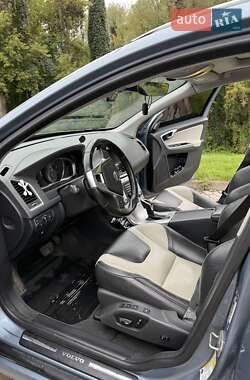 Внедорожник / Кроссовер Volvo XC60 2017 в 