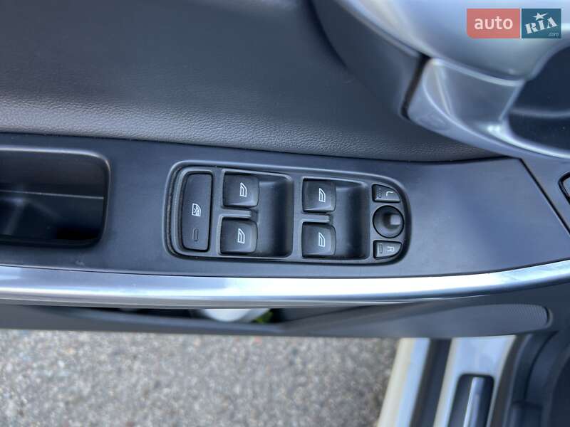 Внедорожник / Кроссовер Volvo XC60 2014 в Харькове