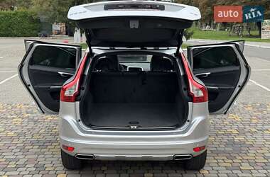 Внедорожник / Кроссовер Volvo XC60 2016 в 