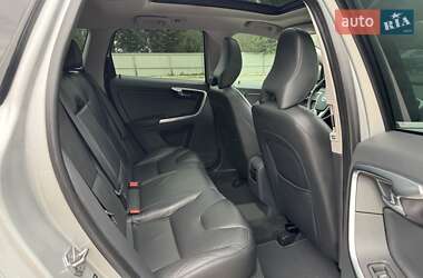 Внедорожник / Кроссовер Volvo XC60 2016 в 