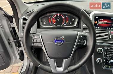 Внедорожник / Кроссовер Volvo XC60 2016 в 