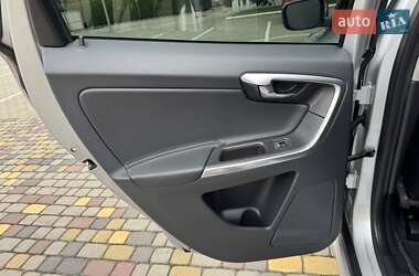 Внедорожник / Кроссовер Volvo XC60 2016 в 