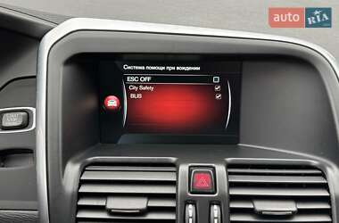 Внедорожник / Кроссовер Volvo XC60 2016 в 