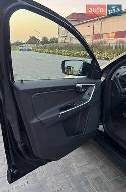 Внедорожник / Кроссовер Volvo XC60 2010 в 