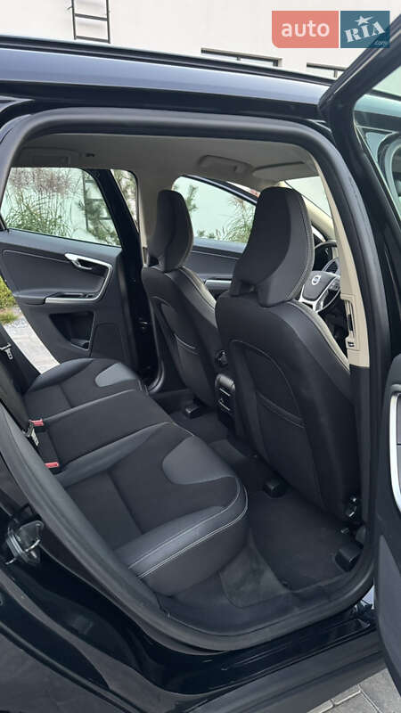 Внедорожник / Кроссовер Volvo XC60 2010 в Луцке