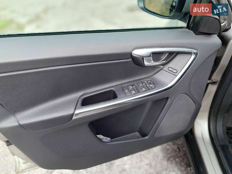 Внедорожник / Кроссовер Volvo XC60 2013 в Бродах