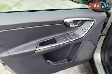 Внедорожник / Кроссовер Volvo XC60 2013 в 