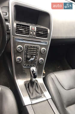 Внедорожник / Кроссовер Volvo XC60 2016 в 