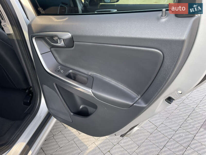 Внедорожник / Кроссовер Volvo XC60 2013 в Владимире фото 15 Внедорожник / Кроссовер Volvo XC60 2013 в Владимире