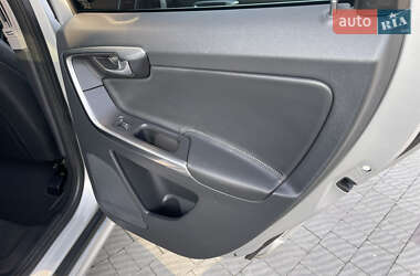 Внедорожник / Кроссовер Volvo XC60 2013 в 