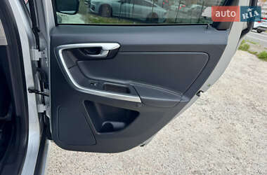 Внедорожник / Кроссовер Volvo XC60 2015 в 