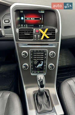 Внедорожник / Кроссовер Volvo XC60 2015 в 