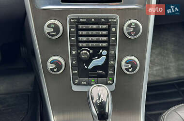 Внедорожник / Кроссовер Volvo XC60 2015 в 