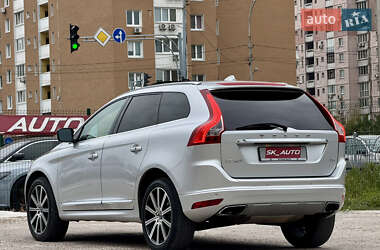 Внедорожник / Кроссовер Volvo XC60 2015 в 