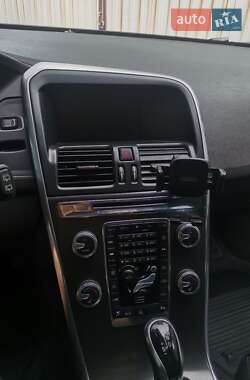 Внедорожник / Кроссовер Volvo XC60 2015 в 