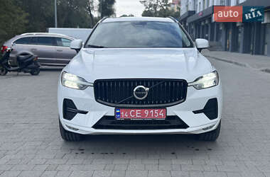 Внедорожник / Кроссовер Volvo XC60 2022 в 