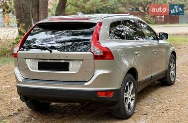Внедорожник / Кроссовер Volvo XC60 2012 в 