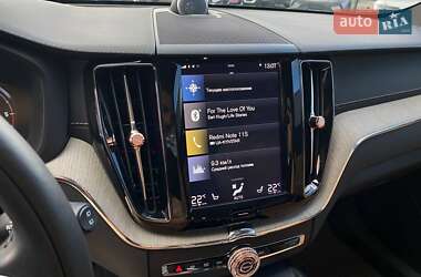 Внедорожник / Кроссовер Volvo XC60 2019 в 