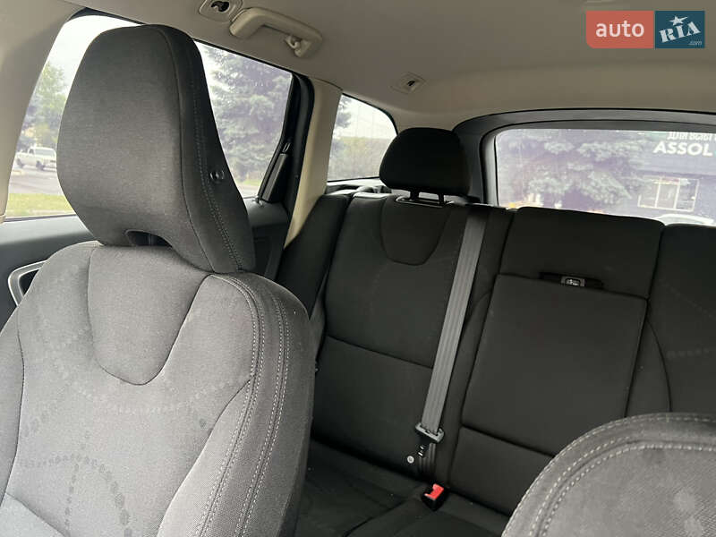 Внедорожник / Кроссовер Volvo XC60 2012 в Подольске