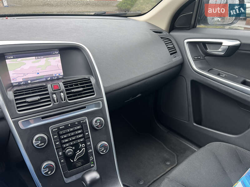 Внедорожник / Кроссовер Volvo XC60 2012 в Подольске