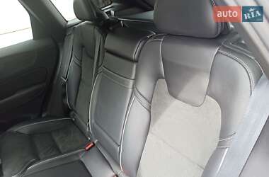 Внедорожник / Кроссовер Volvo XC60 2018 в 