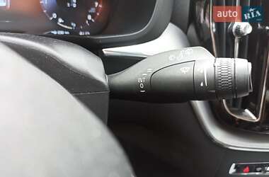 Внедорожник / Кроссовер Volvo XC60 2018 в 