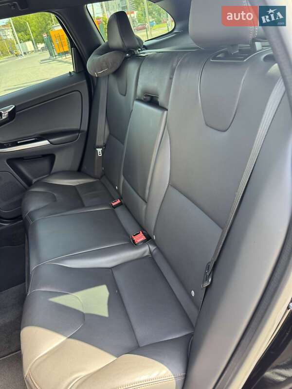Внедорожник / Кроссовер Volvo XC60 2016 в Луцке