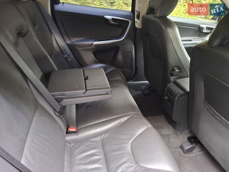 Позашляховик / Кросовер Volvo XC60 2012 в Івано-Франківську