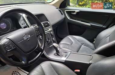 Внедорожник / Кроссовер Volvo XC60 2012 в 