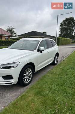 Позашляховик / Кросовер Volvo XC60 2017 в 