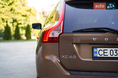 Внедорожник / Кроссовер Volvo XC60 2012 в 