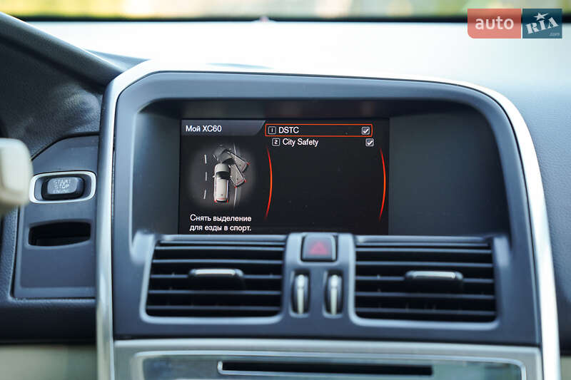 Внедорожник / Кроссовер Volvo XC60 2012 в Черновцах