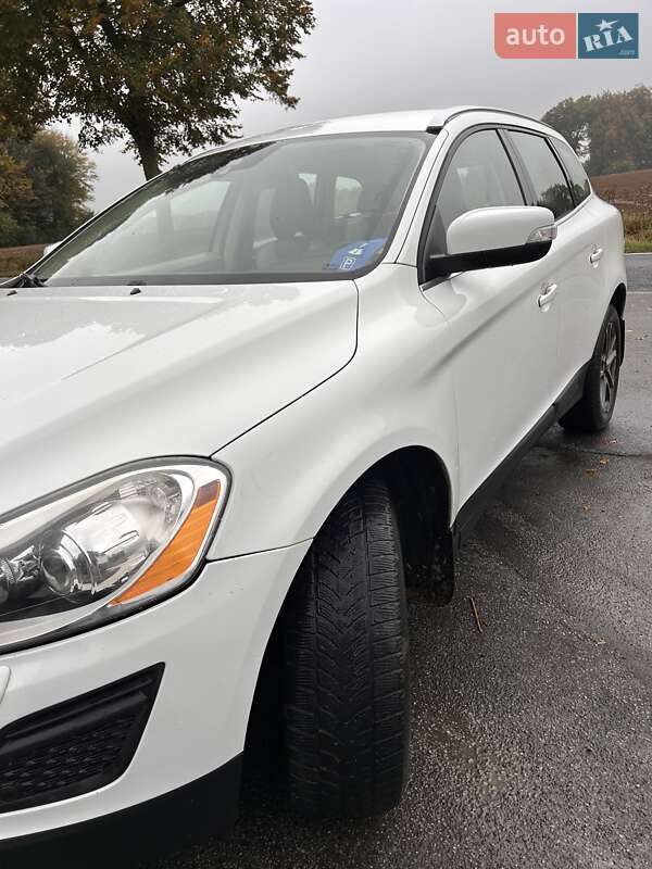 Внедорожник / Кроссовер Volvo XC60 2012 в Киеве
