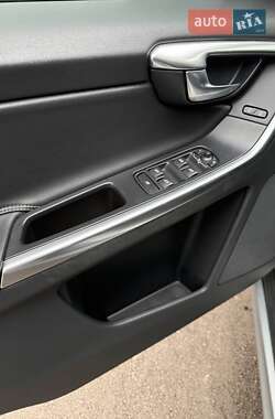 Позашляховик / Кросовер Volvo XC60 2013 в 