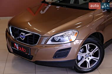 Внедорожник / Кроссовер Volvo XC60 2012 в 