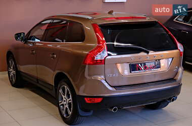 Внедорожник / Кроссовер Volvo XC60 2012 в 