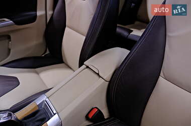 Внедорожник / Кроссовер Volvo XC60 2012 в 