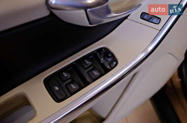 Внедорожник / Кроссовер Volvo XC60 2012 в 