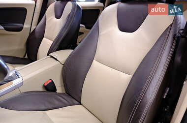 Внедорожник / Кроссовер Volvo XC60 2012 в 