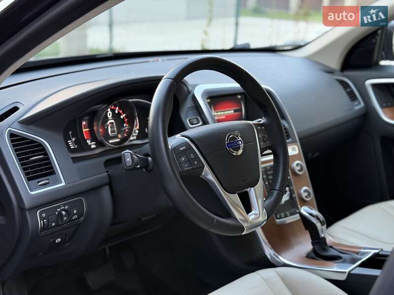 Внедорожник / Кроссовер Volvo XC60 2016 в Львове