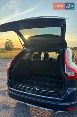Внедорожник / Кроссовер Volvo XC60 2015 в 