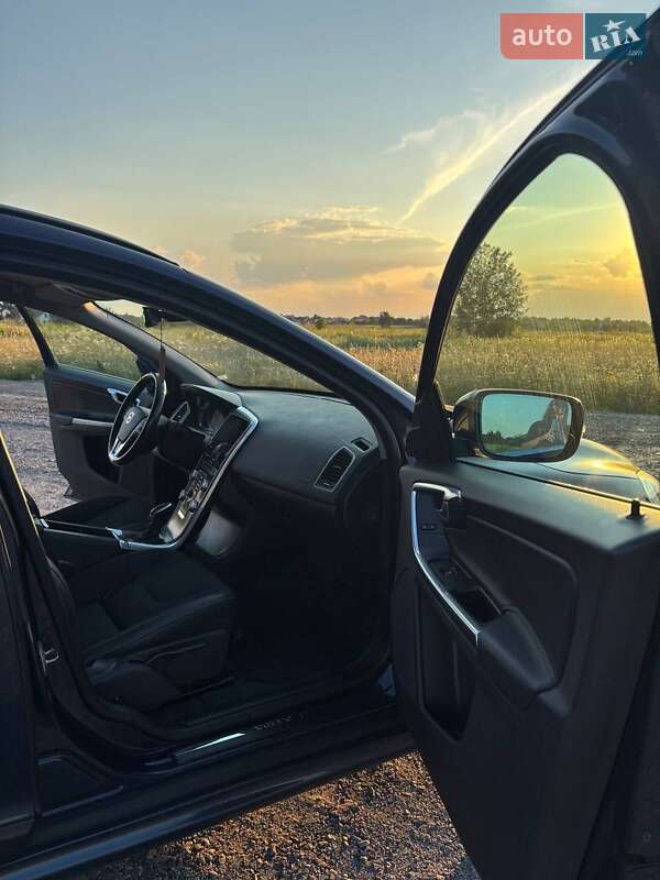 Внедорожник / Кроссовер Volvo XC60 2015 в Виннице фото 23 Внедорожник / Кроссовер Volvo XC60 2015 в Виннице