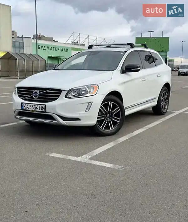 Внедорожник / Кроссовер Volvo XC60 2017 в 