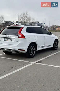 Внедорожник / Кроссовер Volvo XC60 2017 в 