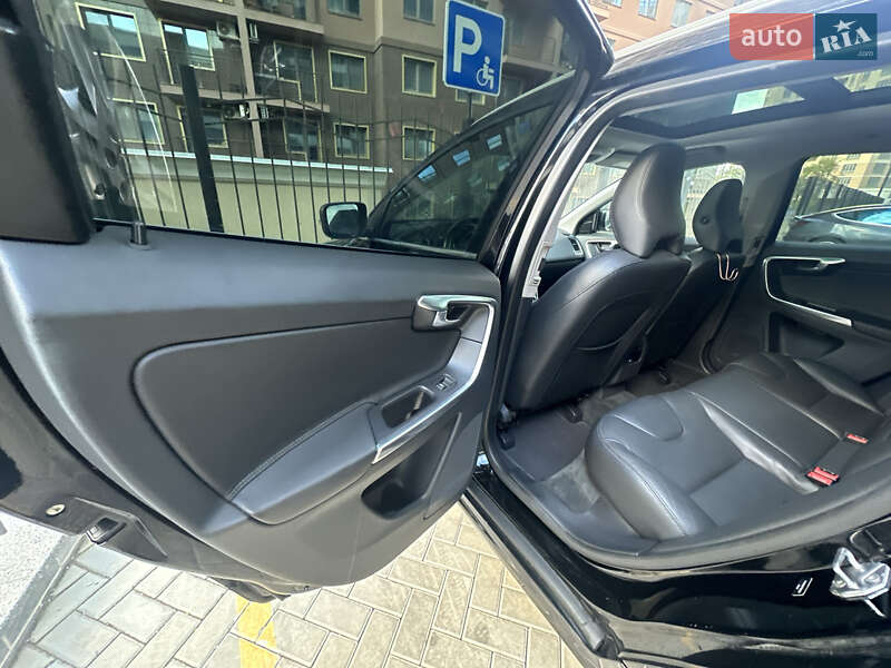 Позашляховик / Кросовер Volvo XC60 2015 в Одесі фото 17 Позашляховик / Кросовер Volvo XC60 2015 в Одесі