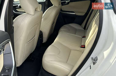 Внедорожник / Кроссовер Volvo XC60 2014 в 
