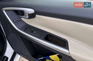 Внедорожник / Кроссовер Volvo XC60 2014 в 
